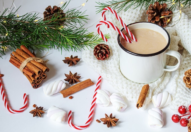 Kerstcacao met marshmallows. neweyar.Vakantie. Selectieve focus