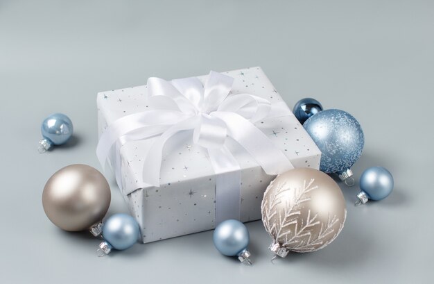 Kerstcadeau en decoraties