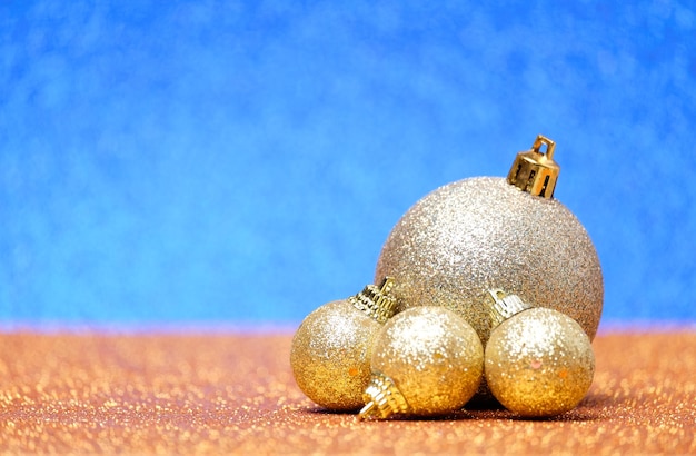 Kerstcompositie op een heldere achtergrond