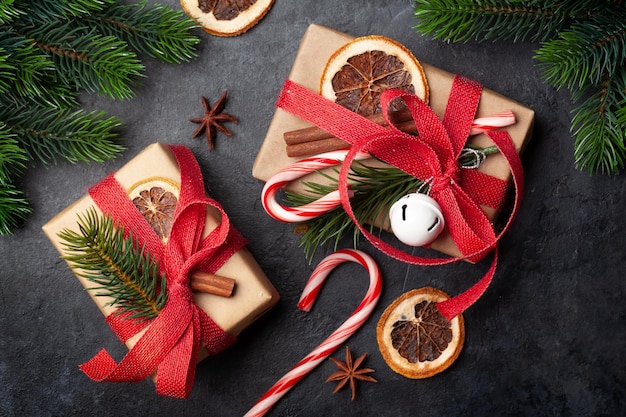 Kerstgeschenkdozen met ambachtelijk decor