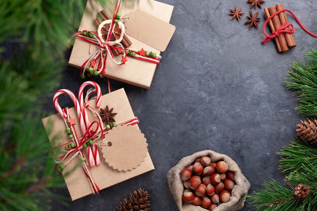 Kerstgeschenkdozen met ambachtelijk decor