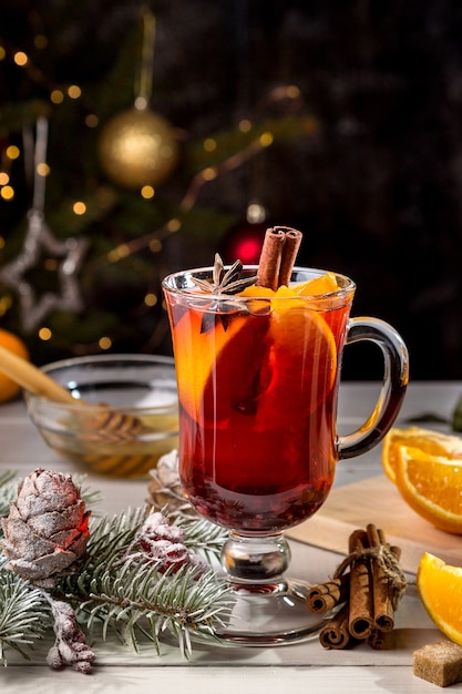 Kerstglühwein met kaneel en citrus