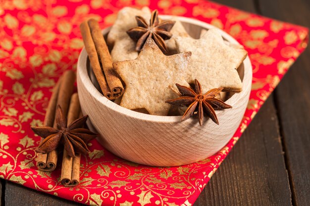 Kerstkoekjes in kom