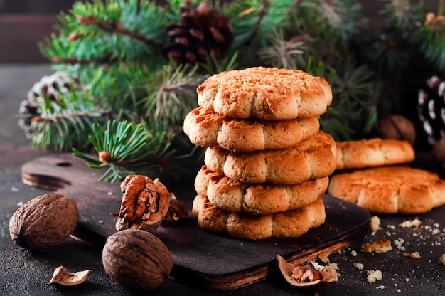 Kerstkoekjes met feestelijke decoratie