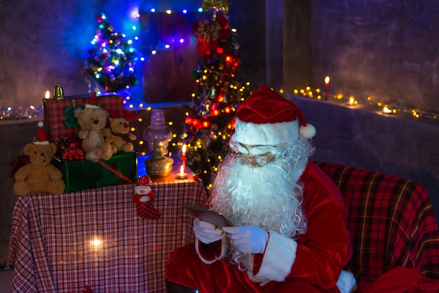 Kerstman speeltablet Vrolijk kerstfeestGeluk voor de kinderenWelkom in de winterGelukkig nieuwjaar