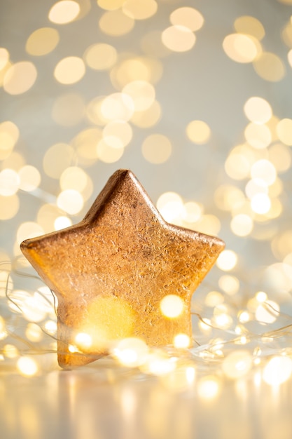 Kerstmis bokeh achtergrond met decoratieve ster