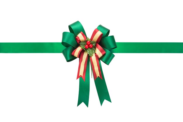 Kerstmis groen, rood, gouden lint geïsoleerd op een witte achtergrond met maretak en holly