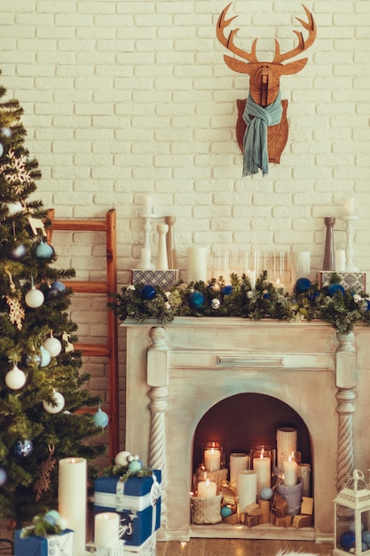 Kerstmis. Interieur kamer ingericht