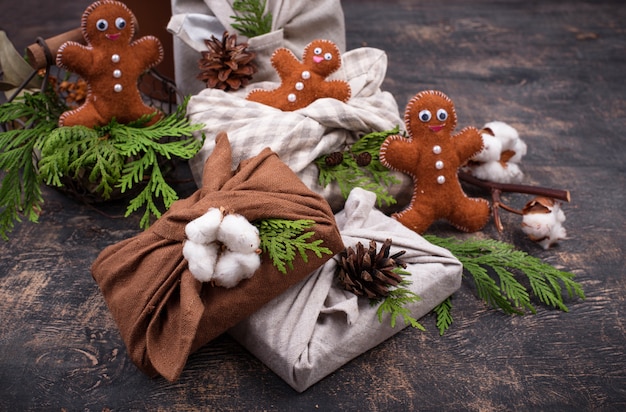 Kerstmis zero waste eco-vriendelijke furoshiki geschenkverpakking