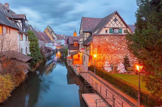 Foto kerstnacht in colmar elzas frankrijk