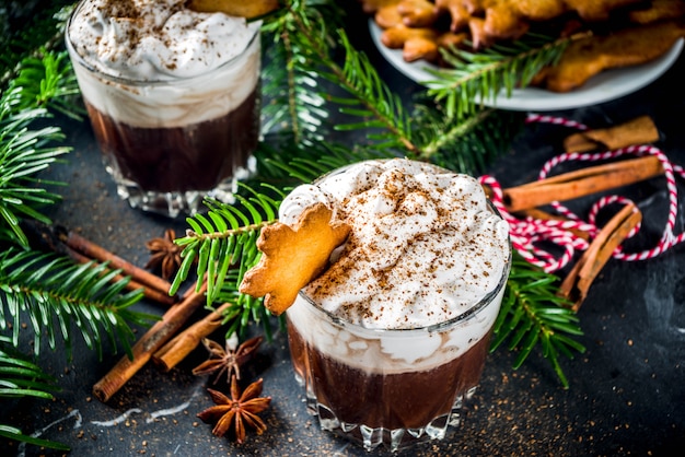 Kerstpeperkoek warme chocolademelk