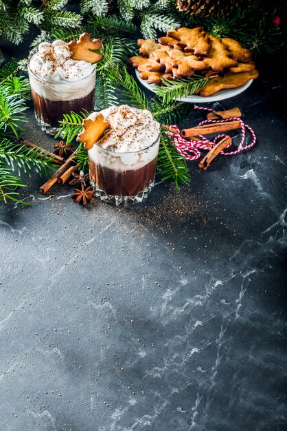 Kerstpeperkoek warme chocolademelk