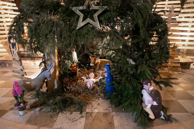 Kerststal met baby Jesus Creche