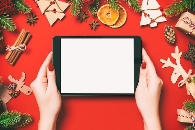 Kerststuk met lege tablet