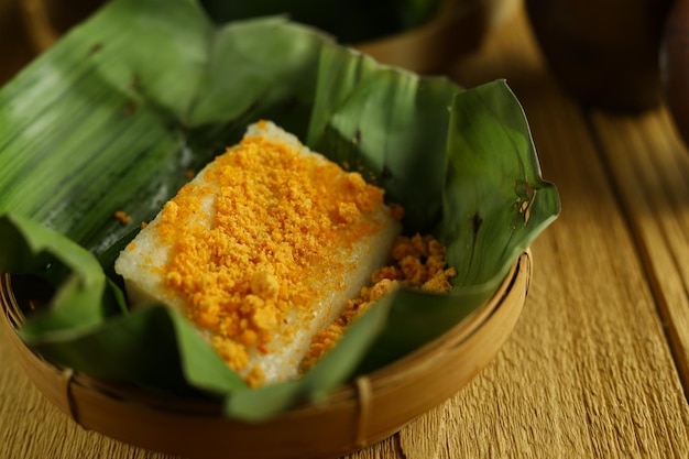 Ketan boemboe traditionele snack uit Cirebon West Java Indonesië gemaakt van kleefrijst