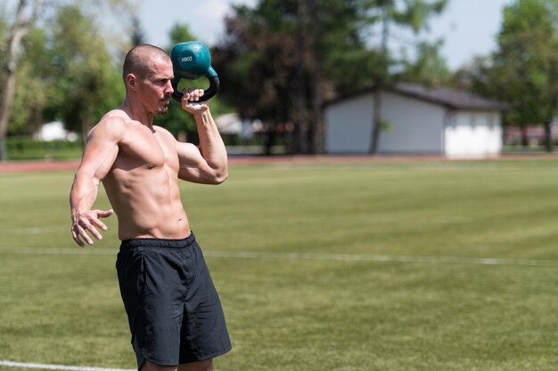 Kettle Bell Oefening Buiten