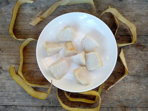 プレートにケツパットまたはライス餃子インドネシア料理