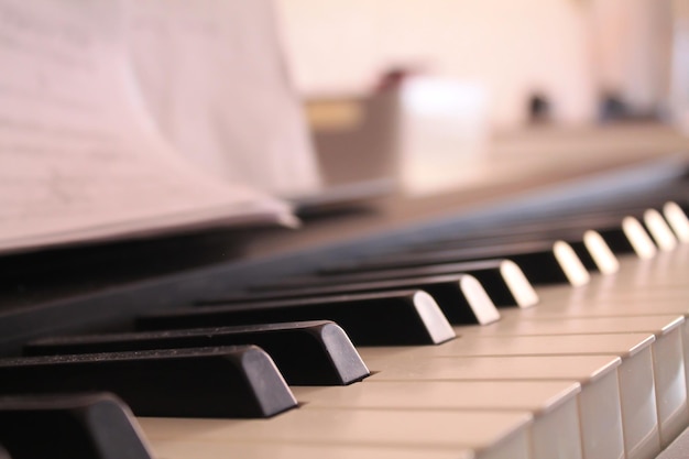 The keys of a piano musical instrument lose up