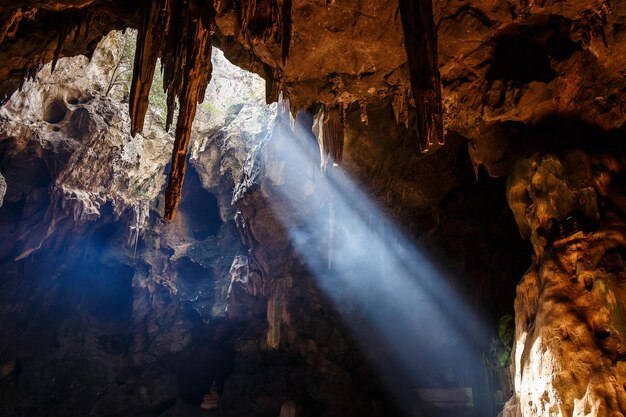 Khao Luang Cave, een van de attracties van Thailand is prachtig