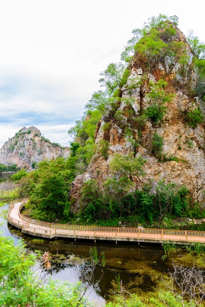 Каменный парк Као Нгу в Ратчабри, Таиланд