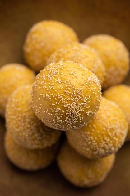 Khas khas besan laddu or poppy seeds and chickpea flour laddo or laddoo