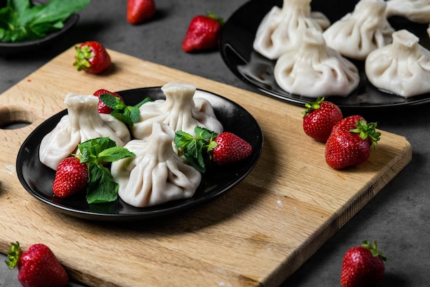 Khinkali with strawberries and mint