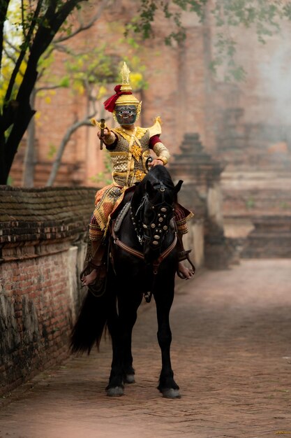 Photo khon is a classic thai dance in a mask in ramayana literature