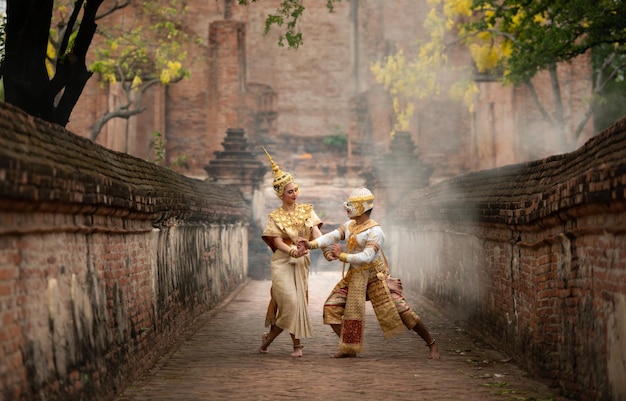 Khon Is a classic Thai dance in a mask This is Hanuman expressing his love to Miss Suphan Matcha