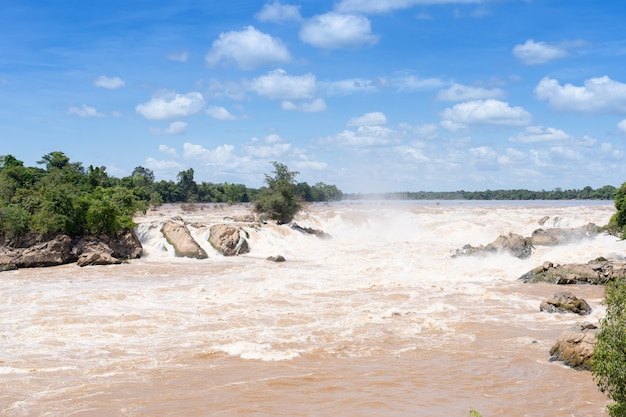 Foto caduta dell'acqua di khone phapheng a laos del sud