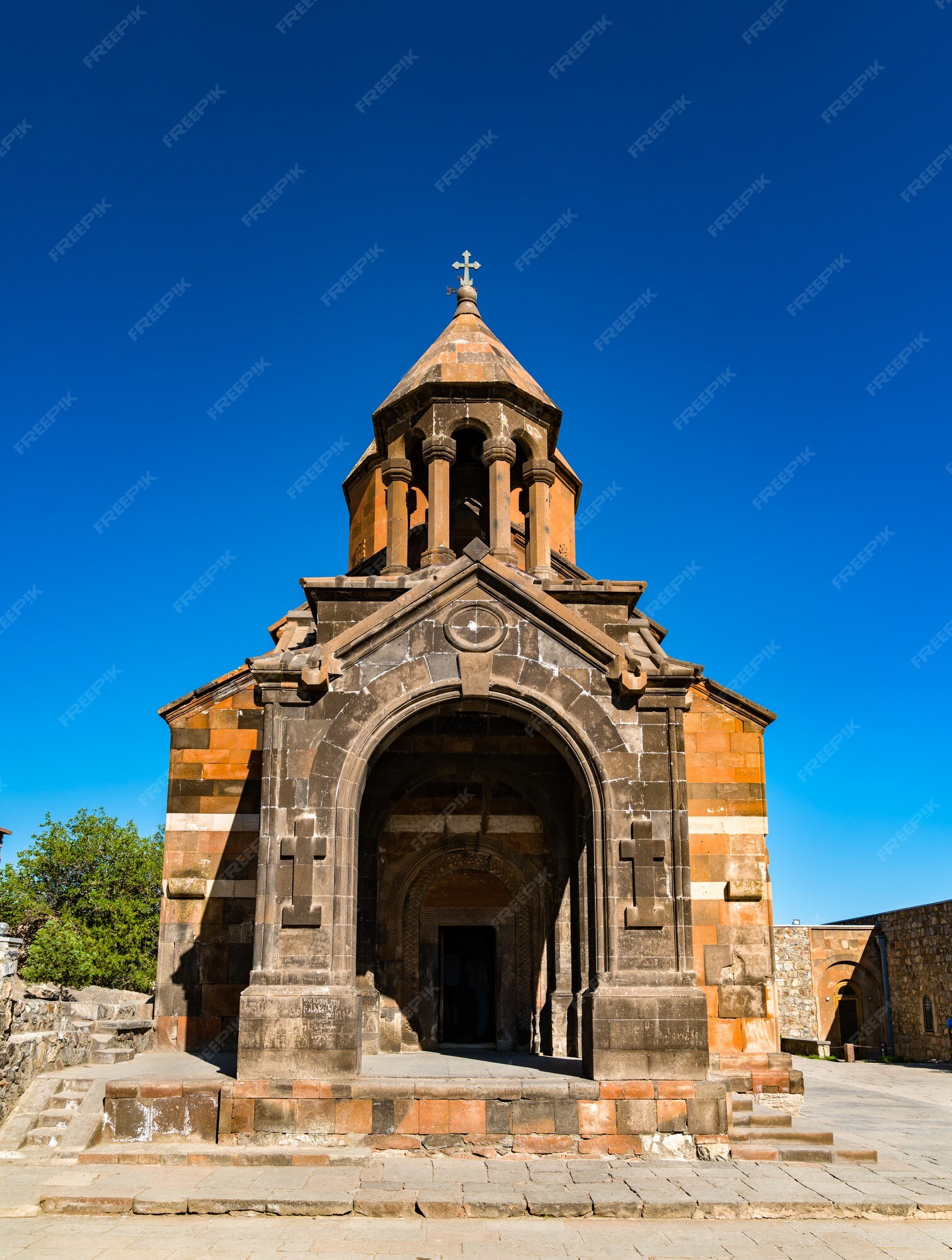 Premium Photo  Tower of the church of holy mother of god in khor virap  monastery ararat province armenia