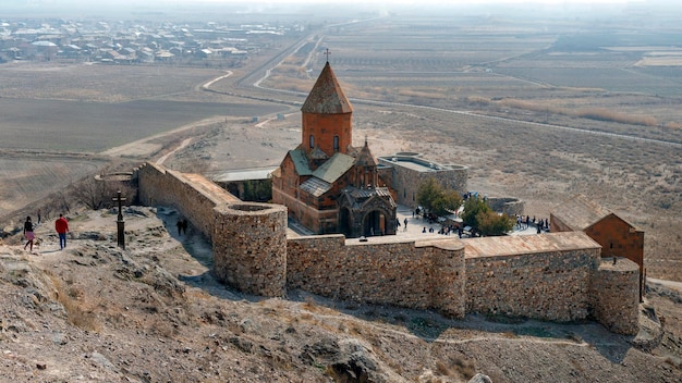 ホルヴィラップ修道院アルメニア。修道院は、トルコとの国境にあるアララト山の近くにあります。世界中からの多くのクリスチャンのための巡礼の場所。
