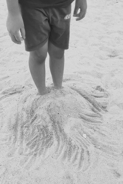 사진 모래에서 노는 아이 1