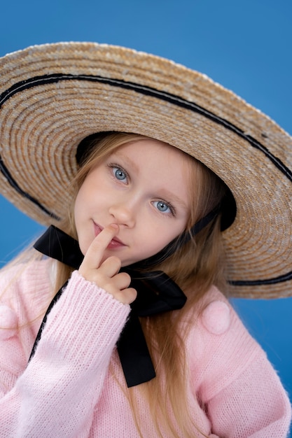 Photo kid studio portrait isolated