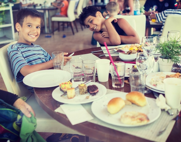 Kids at restaurant