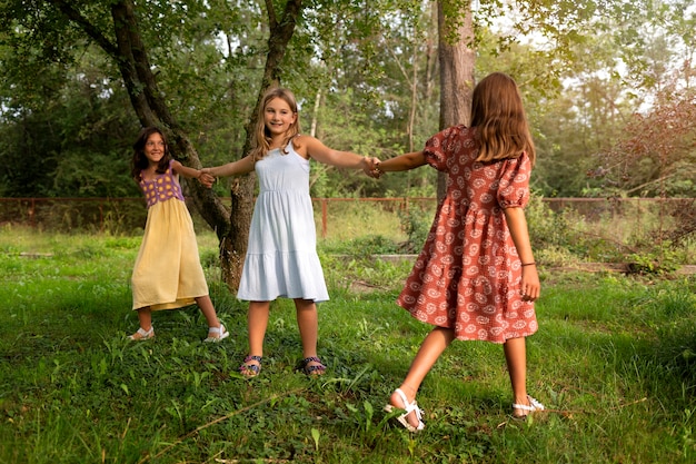 Photo kids in rural retreats having fun