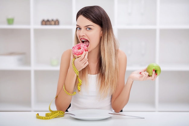 Kies tussen junkfood versus een gezond dieet