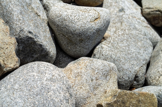 Kiesels op een strand in Tasmanië, Australië