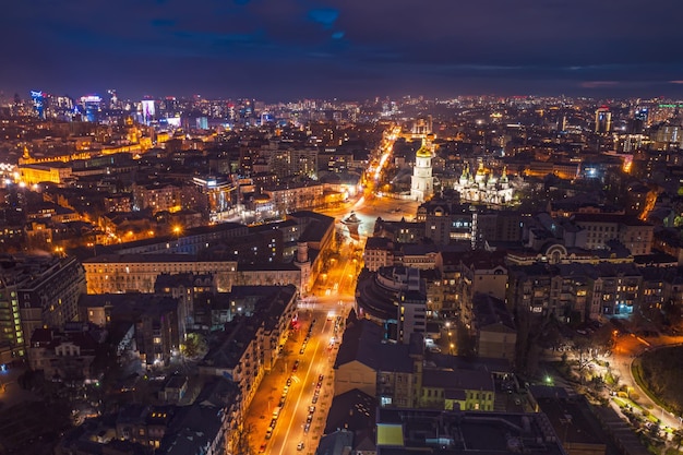 Foto kiev bij nacht