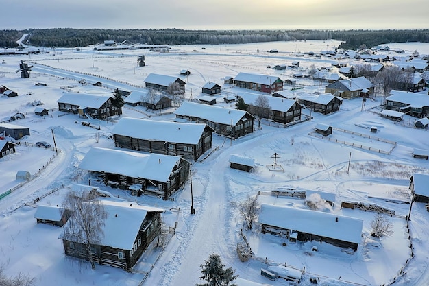 kimzha dorp bovenaanzicht, winterlandschap russisch noord arkangelsk district