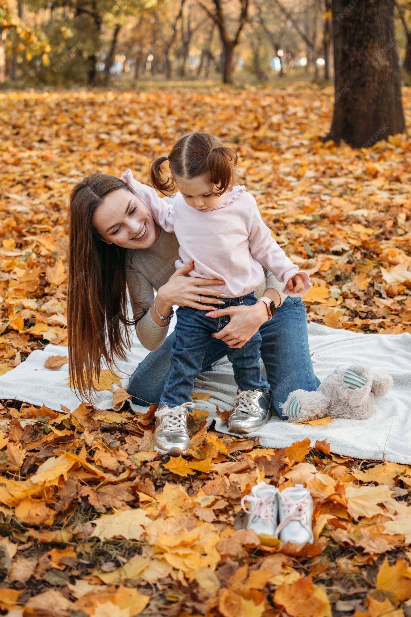 Augment Trechter webspin Coördineren Kind aankleden voor herfst herfst buiten spelen herfst mode voor baby  peuter kinderen herfst buiten | Premium Foto