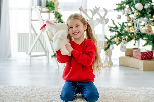 Kind meisje in de kersttijd