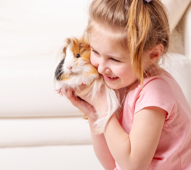 Kind plezier met cavia