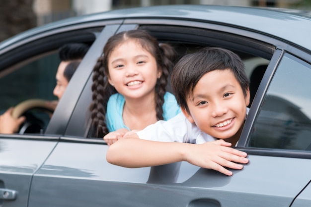 Kinderen in de auto