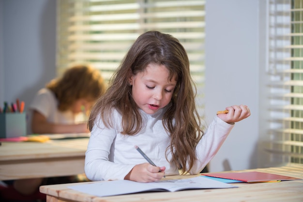 Kinderen in de klas op school Terug naar school