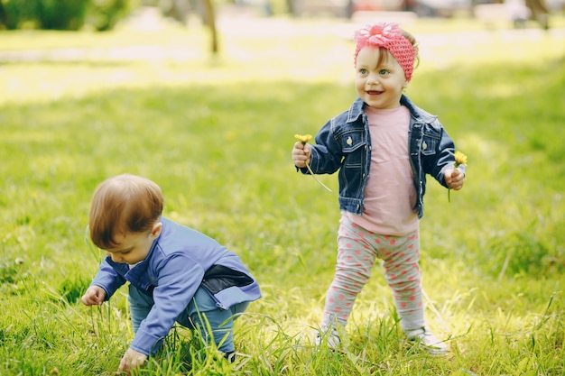 Kinderen in een park