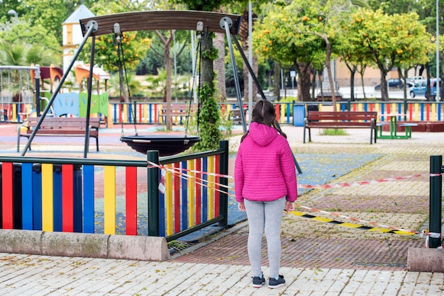 Foto kinderen kunnen nog steeds niet genieten van de parken