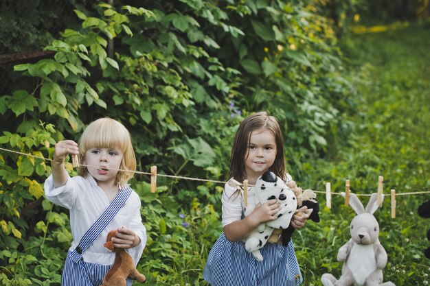 Foto kinderspeelgoed drogen na het wassen 4732