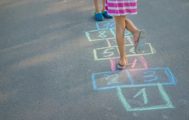 Kinderspellen in klassiekers. Selectieve aandacht.