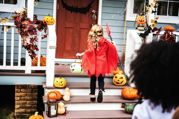 Foto kindertjes trick or treat