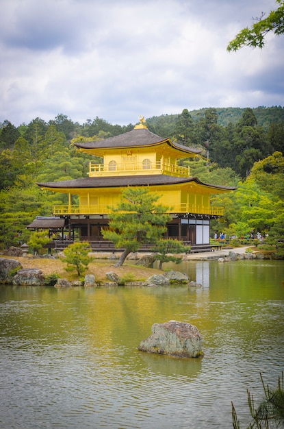 Foto kinkaku-ji tempel. kyoto. japan